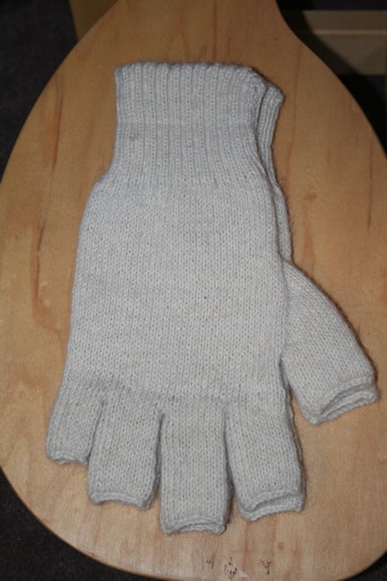 *Glove-Fingerless Large