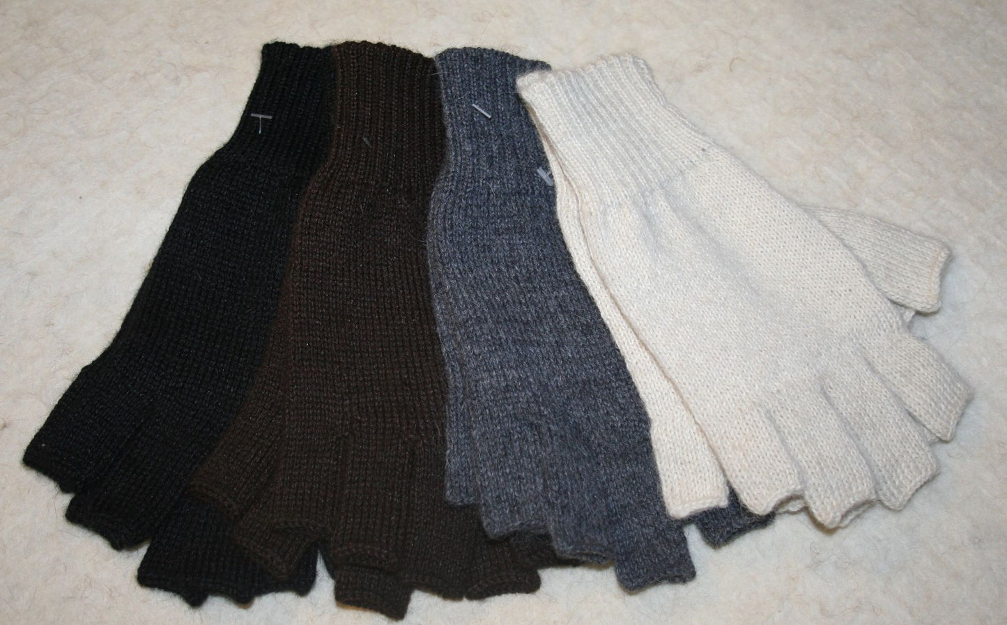 *Glove-Fingerless Large